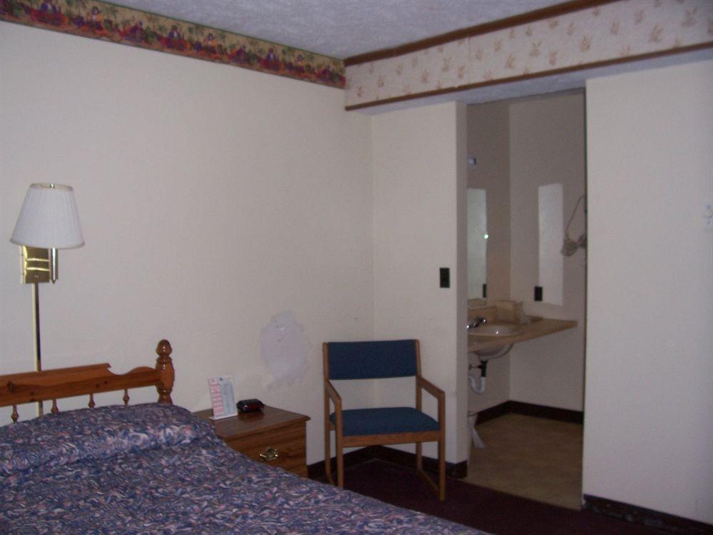 North Country American Inn Kalkaska Esterno foto
