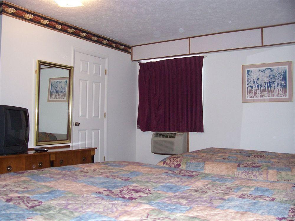 North Country American Inn Kalkaska Esterno foto