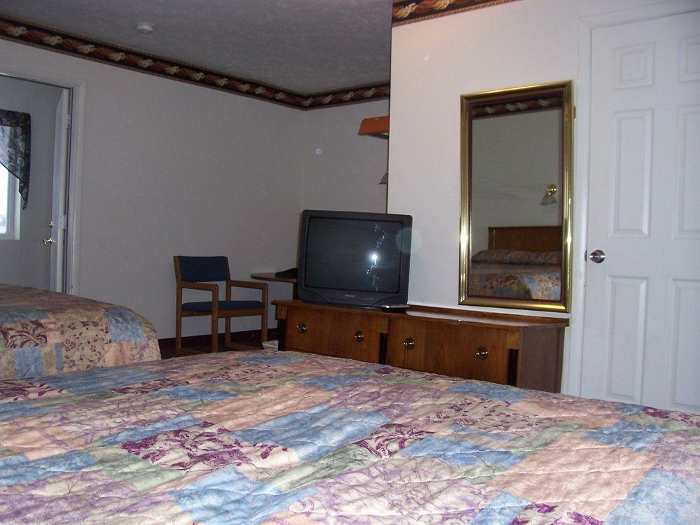 North Country American Inn Kalkaska Esterno foto