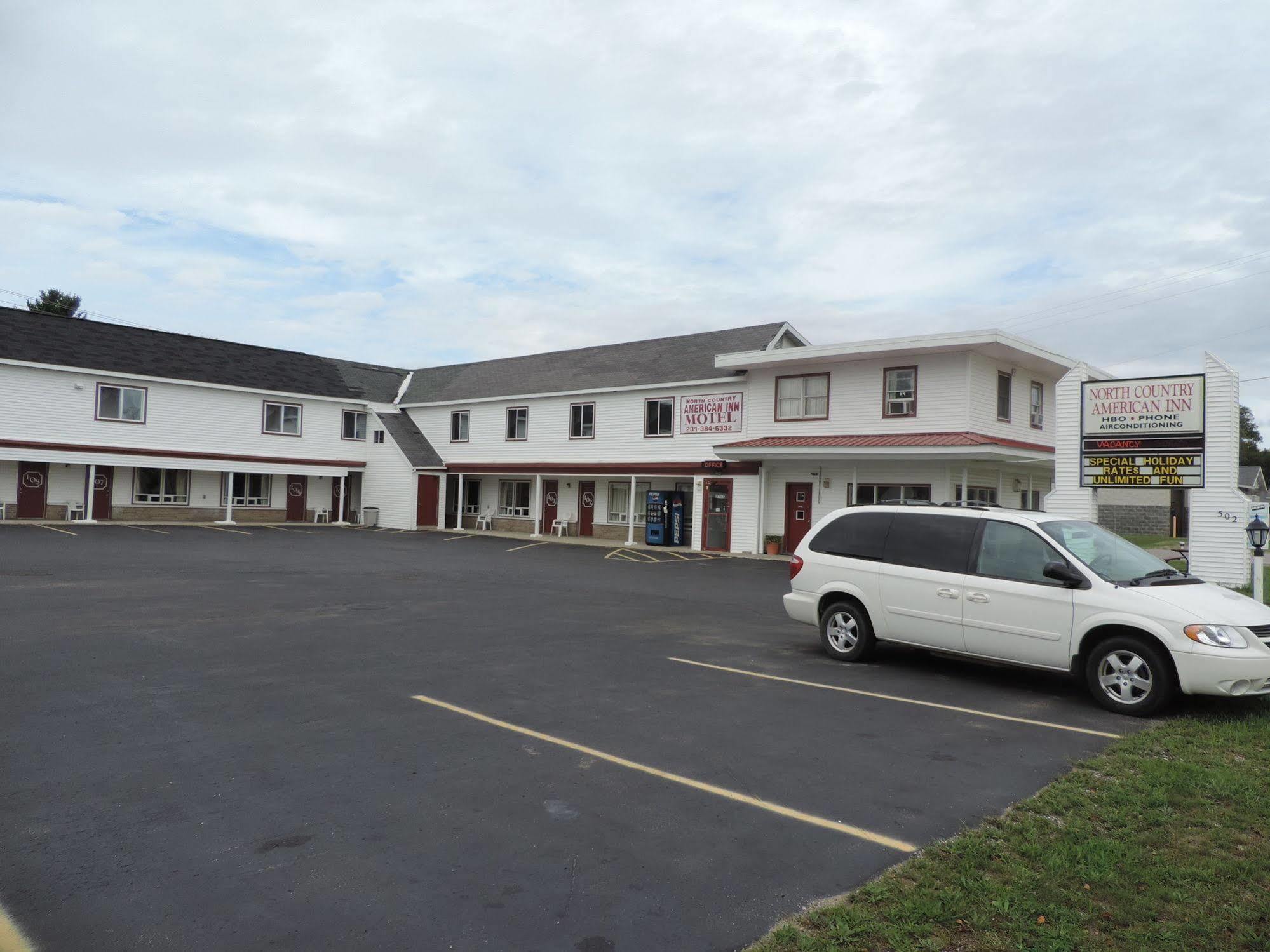 North Country American Inn Kalkaska Esterno foto