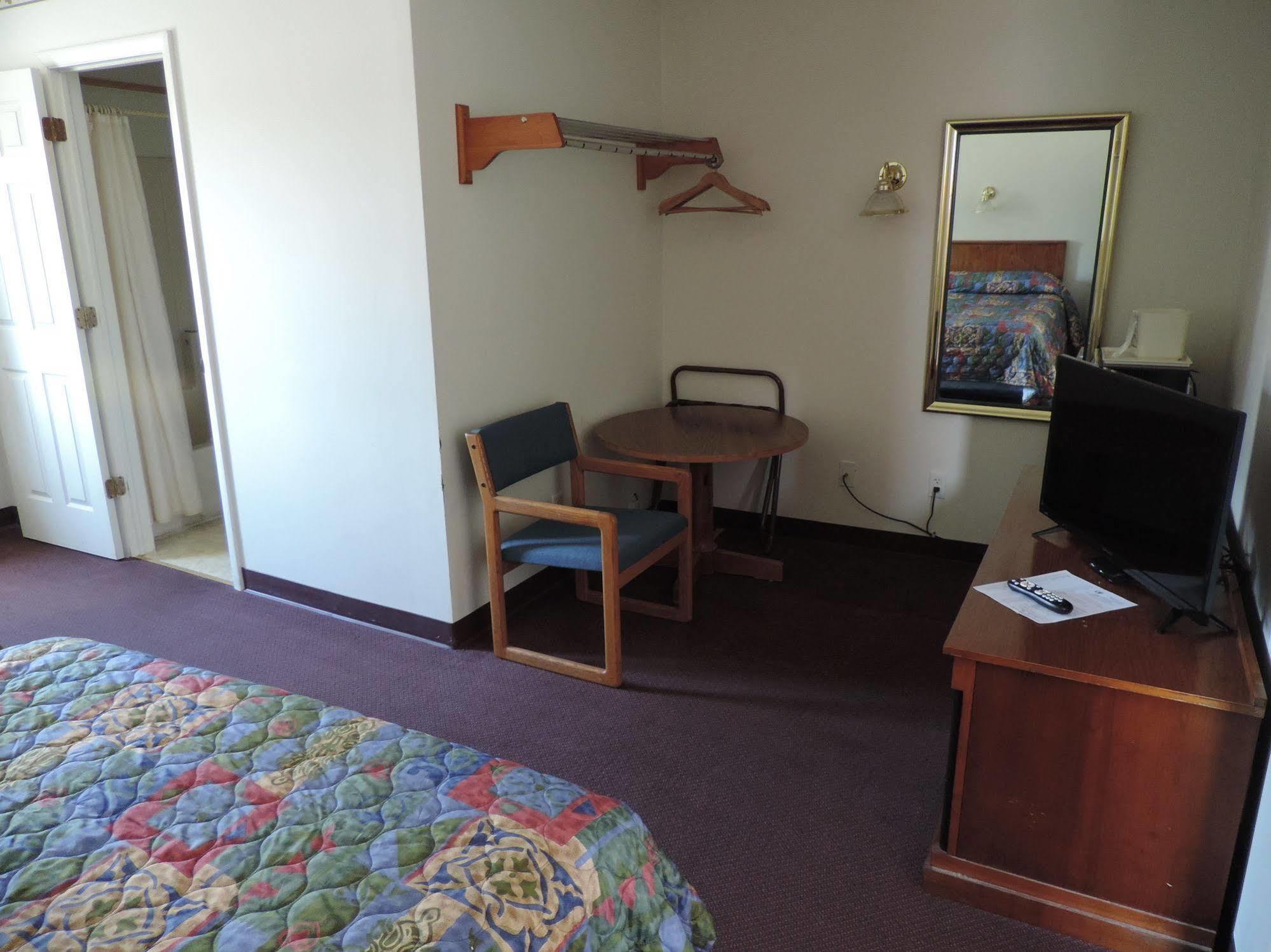 North Country American Inn Kalkaska Esterno foto