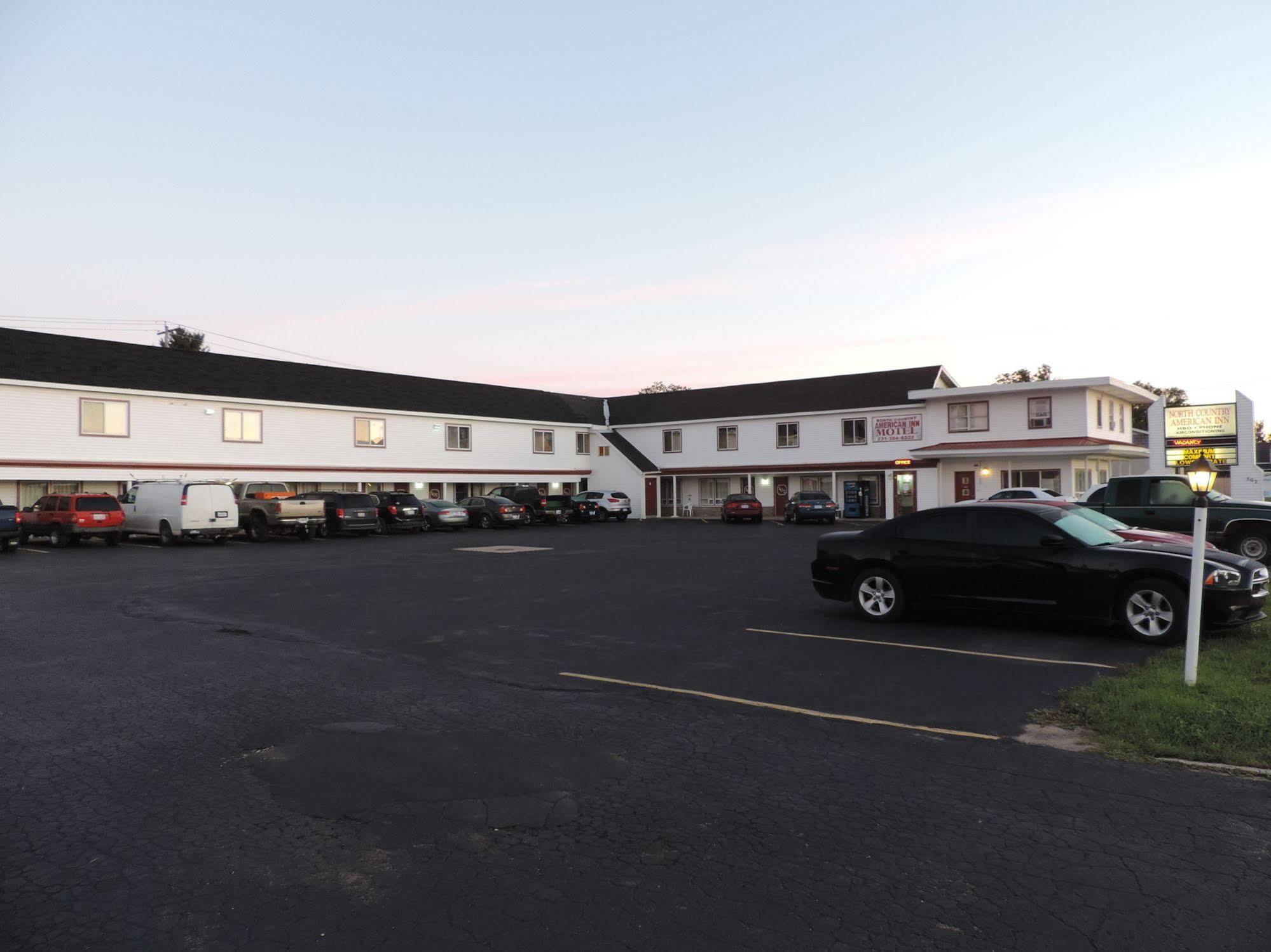 North Country American Inn Kalkaska Esterno foto