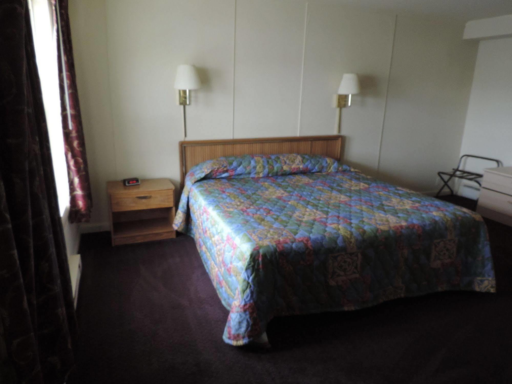 North Country American Inn Kalkaska Esterno foto
