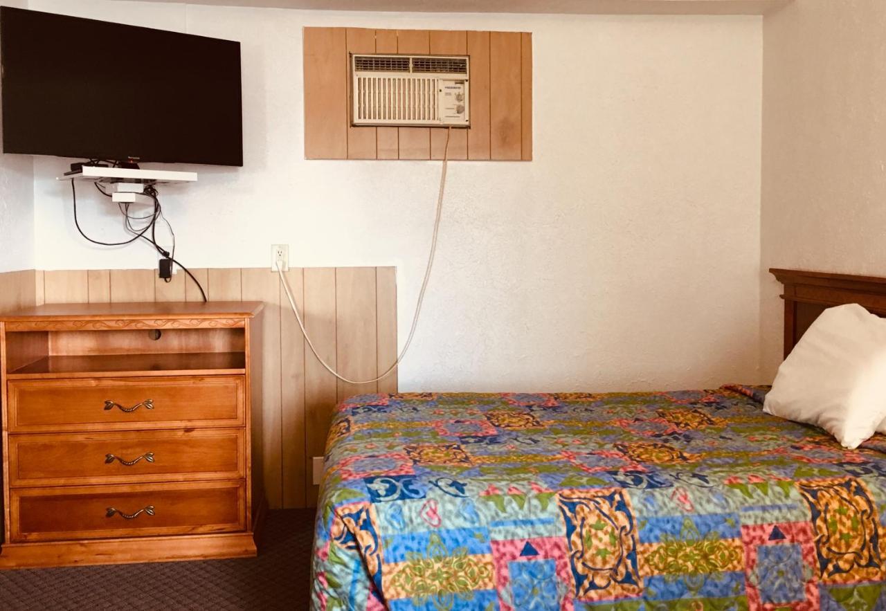 North Country American Inn Kalkaska Esterno foto